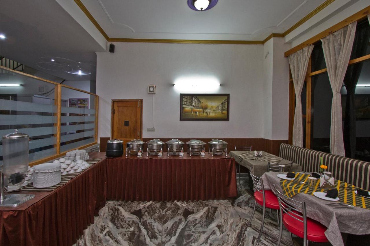 Hotel Rockland Inn Manāli Exteriör bild