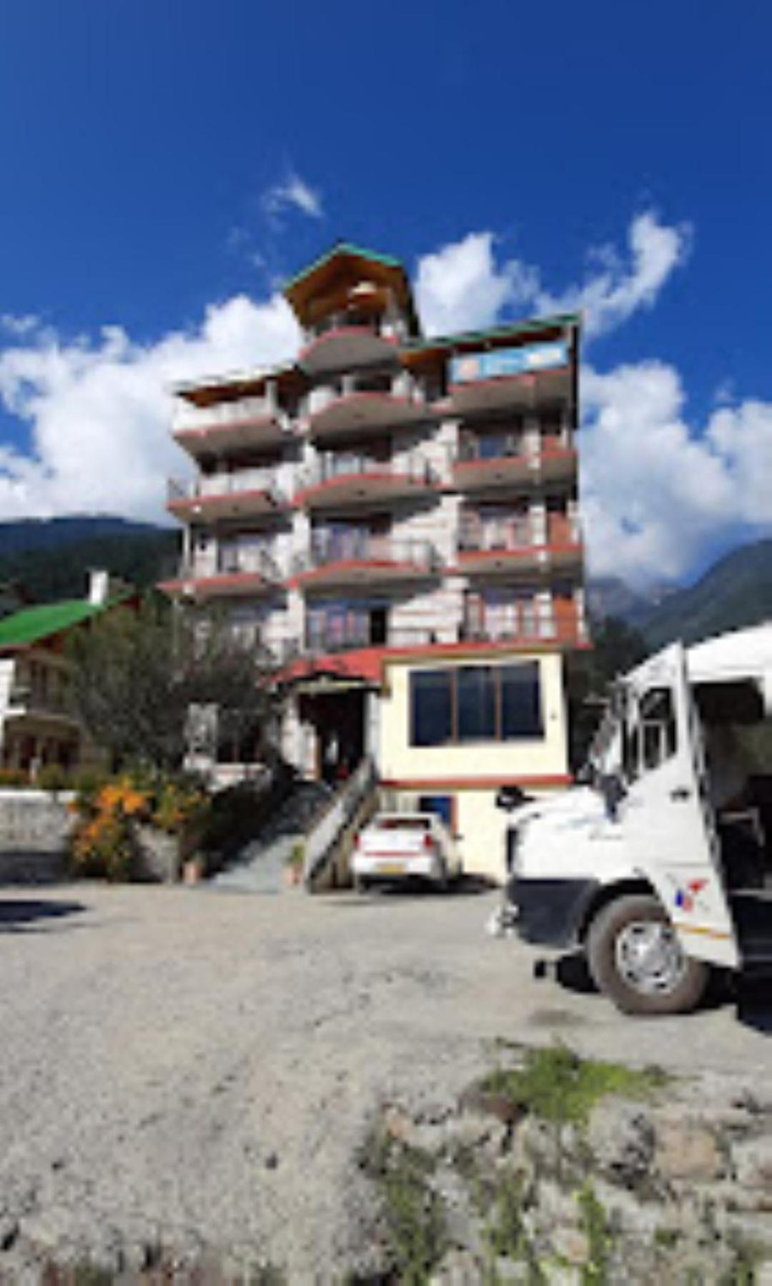 Hotel Rockland Inn Manāli Exteriör bild