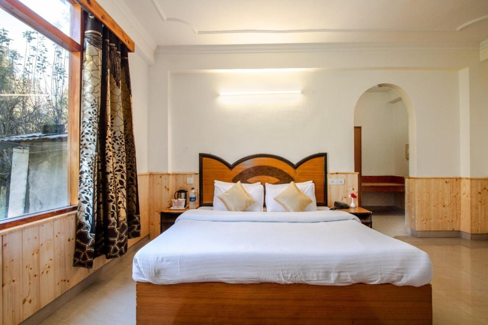 Hotel Rockland Inn Manāli Exteriör bild
